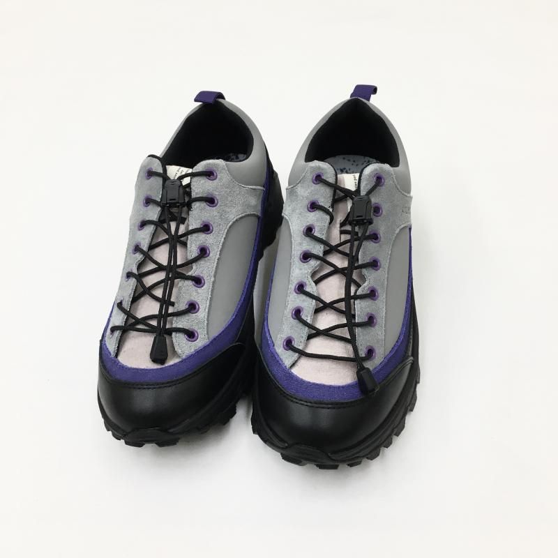  yuers LEAVES  TRAKING SHOES (GRAY)