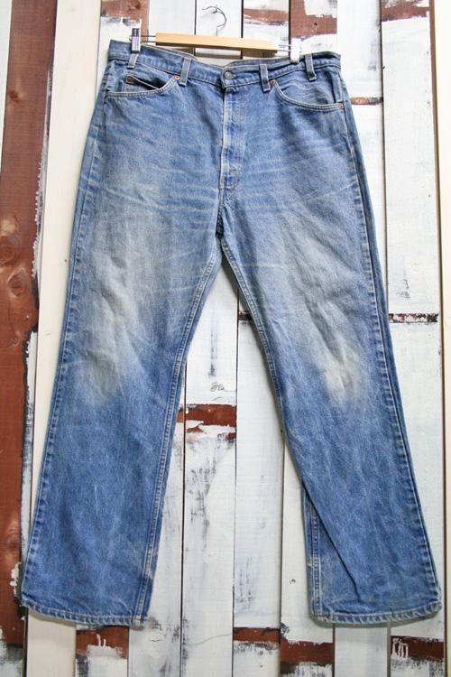 80年代頃のLevis【リーバイス】517ブーツカットです。サイズw36で