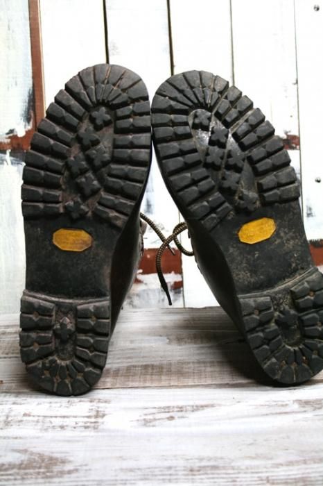 WEB限定カラー 80年代のSCARPA 【スカルパ】マウンテンブーツ中古です。カラー 置物