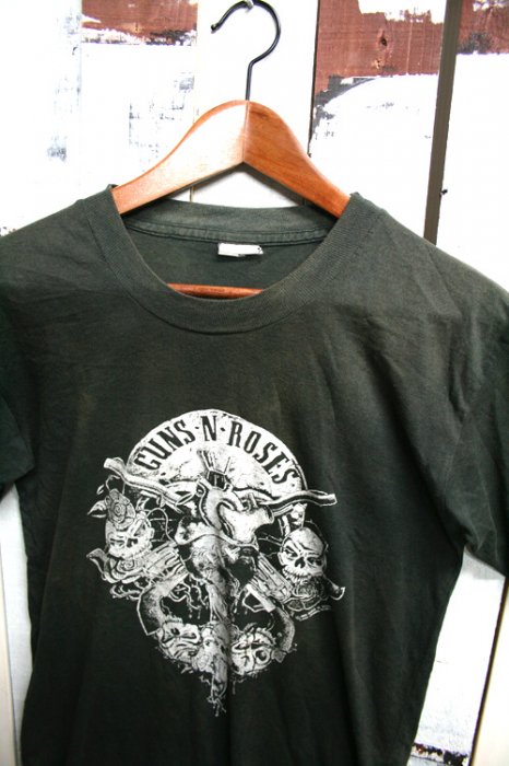 90年代　Guns N' Roses（ガンズアンドローゼズ）　ビンテージ　バンドＴシャツ　古着　ブラック　ボロ　サイズ・Ｓ位　 サイズ・ＸＳ～Ｓ位・古着屋ヘブンズドア・古着　通販