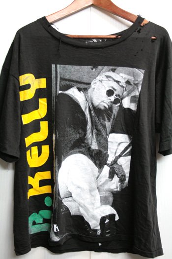 古着 90年代 ビンテージ Tシャツ R.ケリー ボロなＴシャツです 