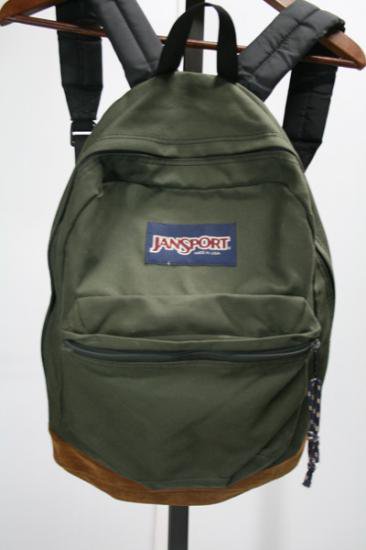 <img class='new_mark_img1' src='https://img.shop-pro.jp/img/new/icons43.gif' style='border:none;display:inline;margin:0px;padding:0px;width:auto;' />JANSPORT【ジャンスポーツ】　バックパック　底部レザー MADE IN USA　中古