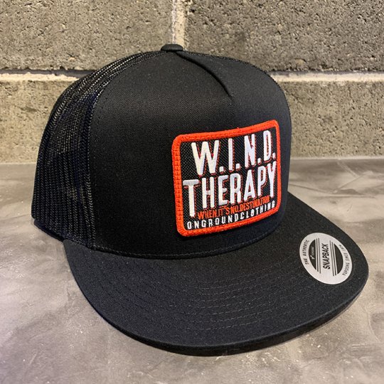 ONGROUNDCLOTHING【W.I.N.D. Therapy】 Trucker Snapback　メッシュキャップ　ブラック/オレンジ
