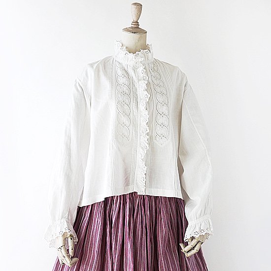 TG297 1900年代フランス製フリルカラー・刺繍長袖コットン 