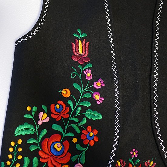 ハンガリー製　カロチャ刺繍ベスト