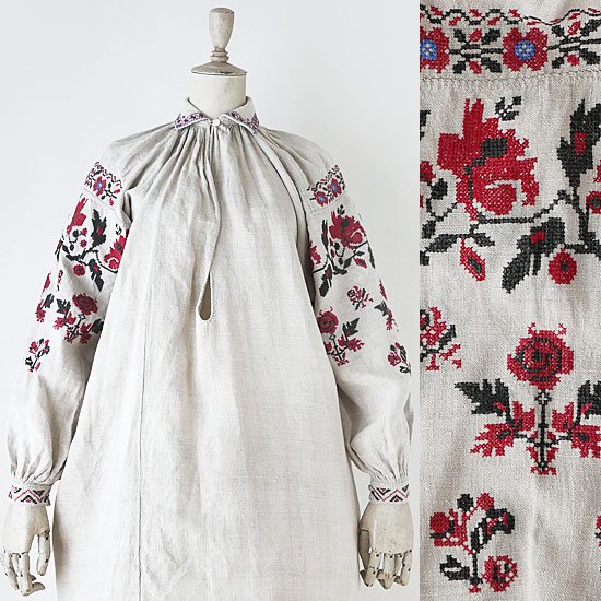 FG717 1930年代ウクライナ製赤い花刺繍襟付ホームスパンリネン