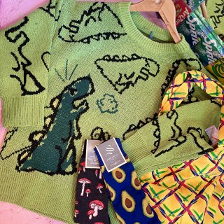 <img class='new_mark_img1' src='https://img.shop-pro.jp/img/new/icons50.gif' style='border:none;display:inline;margin:0px;padding:0px;width:auto;' />Dinosaurs Knit Sweater(green)