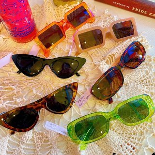 <img class='new_mark_img1' src='https://img.shop-pro.jp/img/new/icons4.gif' style='border:none;display:inline;margin:0px;padding:0px;width:auto;' />Vintage Style Sunnies