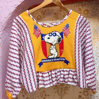 <img class='new_mark_img1' src='https://img.shop-pro.jp/img/new/icons4.gif' style='border:none;display:inline;margin:0px;padding:0px;width:auto;' />Snoopy Cropped Tops