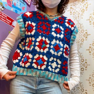<img class='new_mark_img1' src='https://img.shop-pro.jp/img/new/icons50.gif' style='border:none;display:inline;margin:0px;padding:0px;width:auto;' />Granny Square Vest
