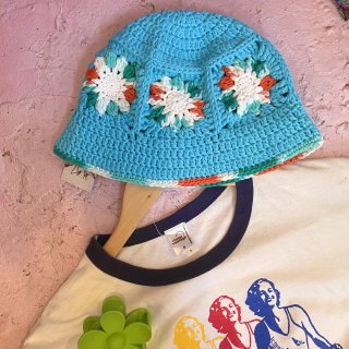 <img class='new_mark_img1' src='https://img.shop-pro.jp/img/new/icons4.gif' style='border:none;display:inline;margin:0px;padding:0px;width:auto;' />Flower Bucket Hat - PoolSide