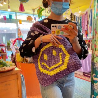 <img class='new_mark_img1' src='https://img.shop-pro.jp/img/new/icons4.gif' style='border:none;display:inline;margin:0px;padding:0px;width:auto;' />Plastic Crochet Tote - Purple
