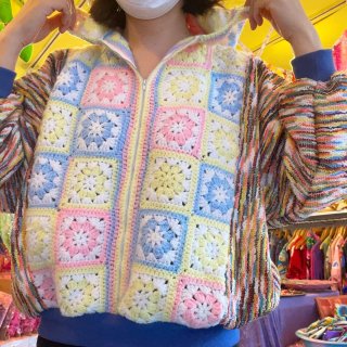 <img class='new_mark_img1' src='https://img.shop-pro.jp/img/new/icons4.gif' style='border:none;display:inline;margin:0px;padding:0px;width:auto;' />Granny Square ZipUp Hoodie