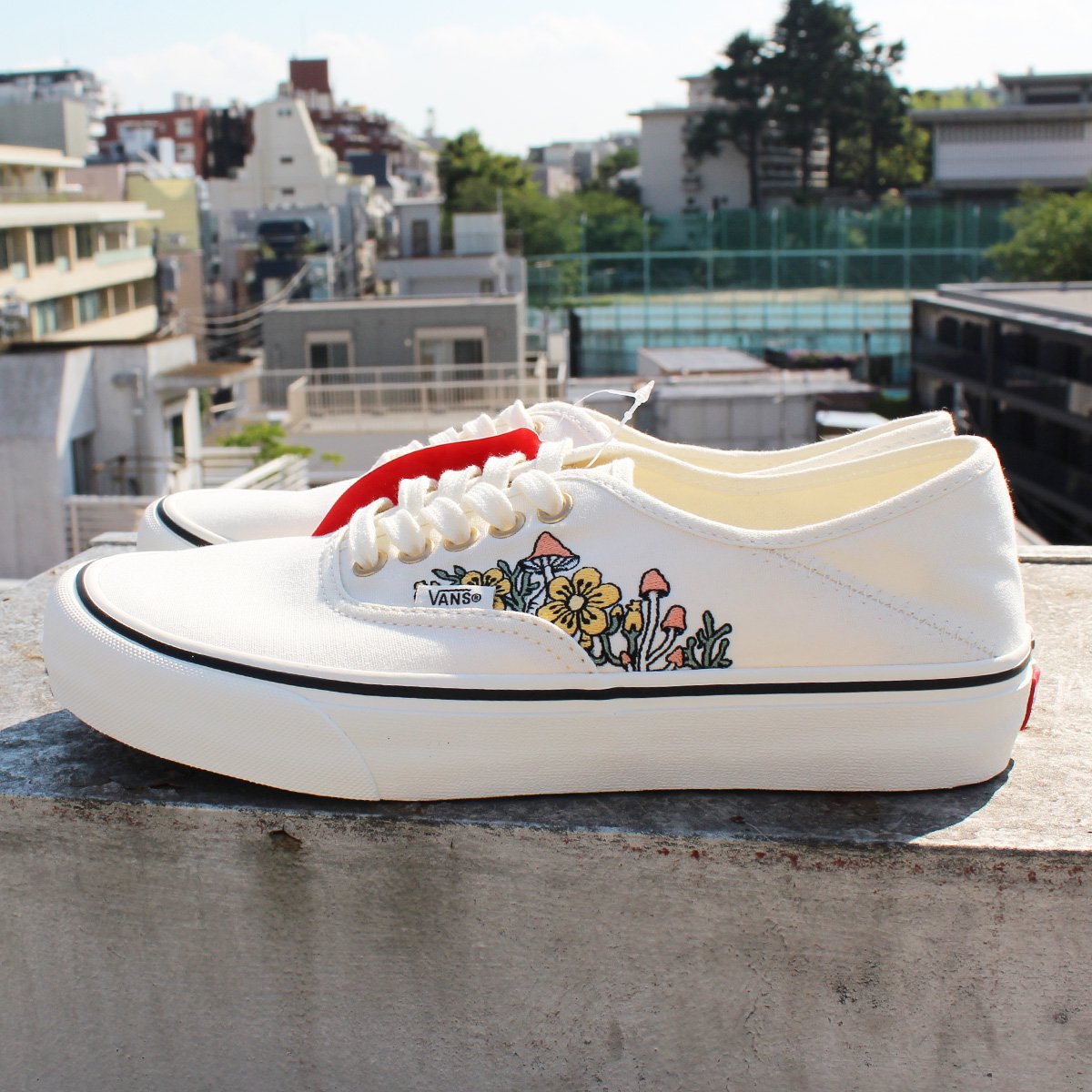 vans trippy floral authentic sf