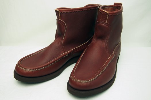 RUSSELL MOCCASIN - REDWOOD by UNION SQUARE CORP. Estabrished 1979