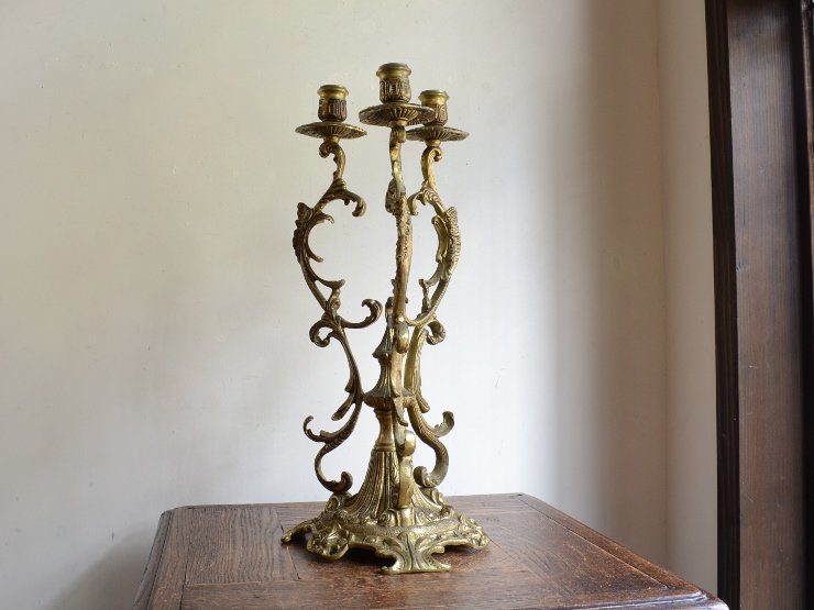 アンティーク 3灯式真鍮キャンドルスタンド｜アンティーク雑貨｜CHELSEA antique＆decoration（チェルシー）