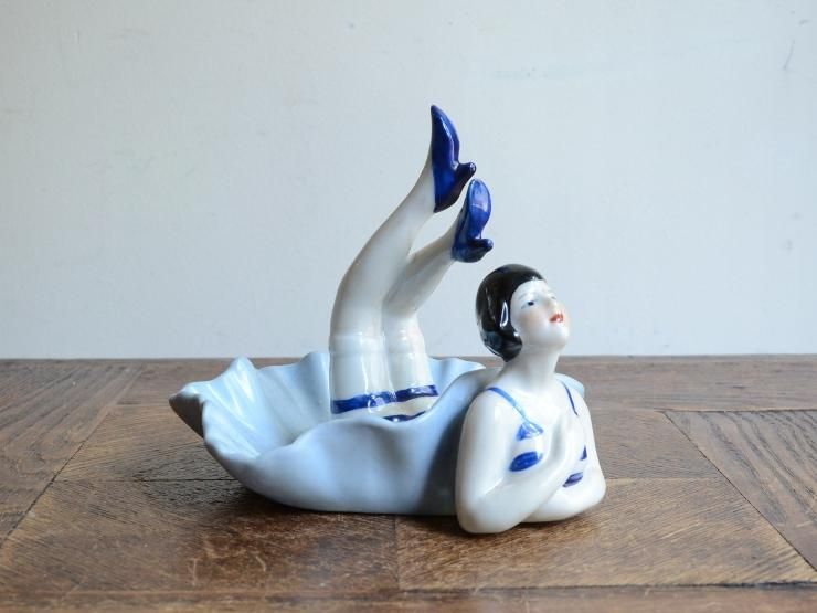 女性モチーフ 陶器アクセサリートレイ｜アンティーク雑貨