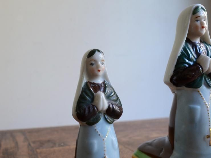 骨董オブジェ アンティーク シスターモチーフ 陶器オブジェセット