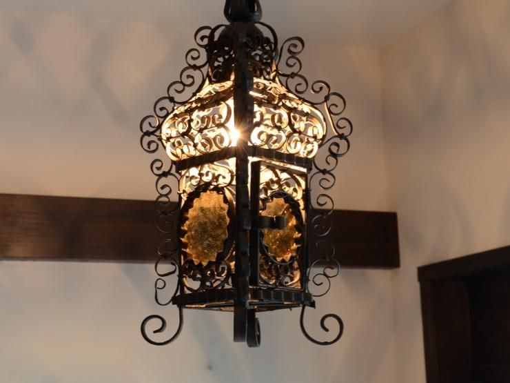 アンティーク木製&アイアンランプ 彫刻チェーン アンティーク木製&アイアンランプ 彫刻チェーン