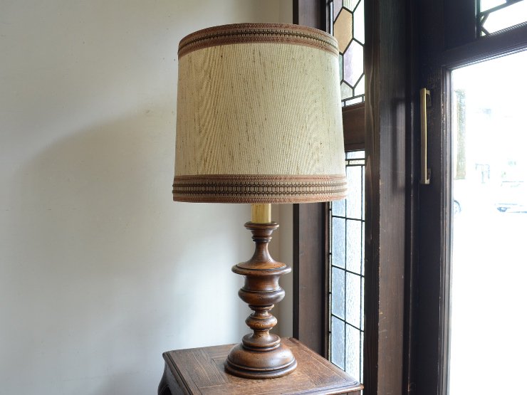 ヴィンテージ シェード付き 木製テーブルランプ（H85cm）｜アンティーク照明・ランプ｜CHELSEA antique＆decoration