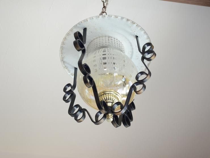 ヨーロッパ　クラシック ペンダントランプ　アイアン　ガラス 陶器　ランタン型 ランタン型 ガラスシェード アイアンペンダントランプ