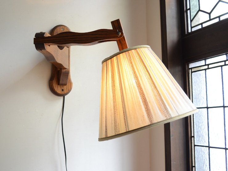 ヴィンテージ シェード付木製アームウォールランプ｜アンティーク照明 