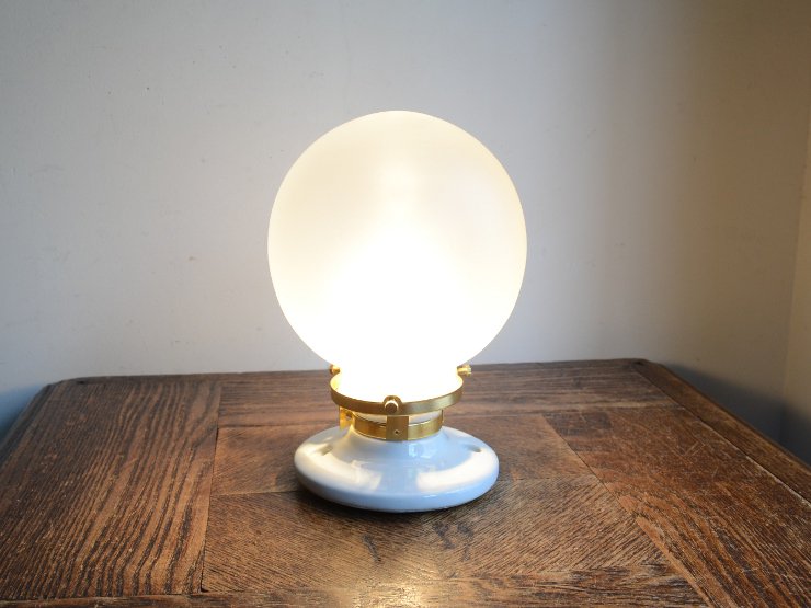 フロストガラスシェード付き 陶器ライト｜アンティーク照明・ランプ 
