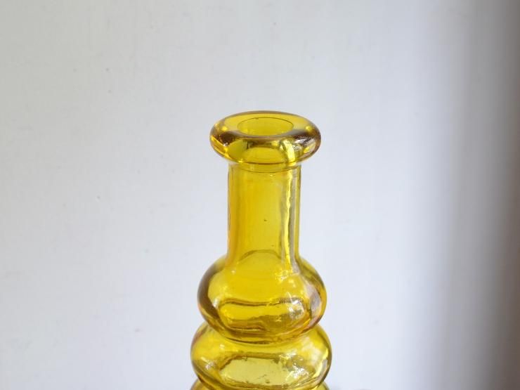 イエロー　フラワーベース　ビンテージ ヴィンテージ イエローガラス フラワーベース (H30cm)｜アンティーク