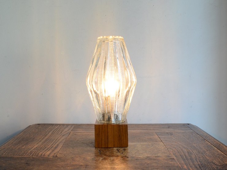 ヴィンテージ ガラスシェード付 木製テーブルランプ｜アンティーク照明