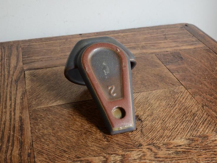 スウェーデン・DECO陶器の壁掛け - ANTIQUE LEAVES