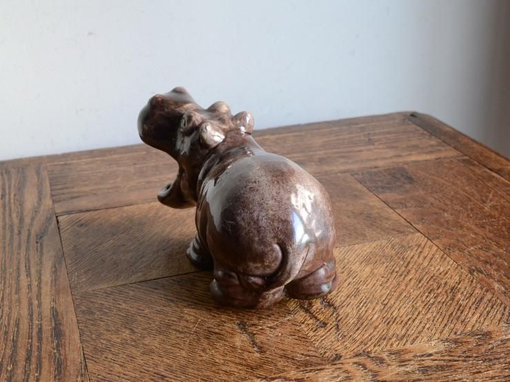 ヴィンテージ カバモチーフ 陶器オブジェ（W13cm