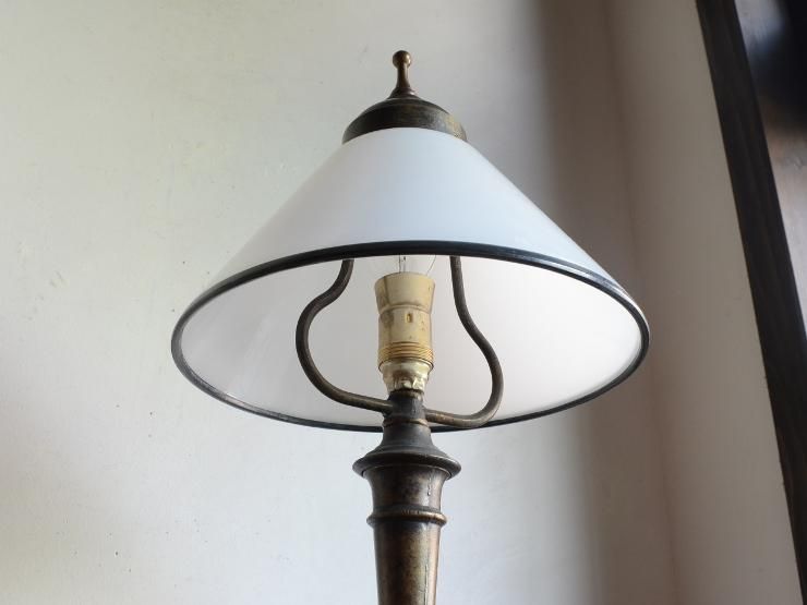 ヴィンテージ ミルクガラスシェード付 テーブルランプ（H42cm