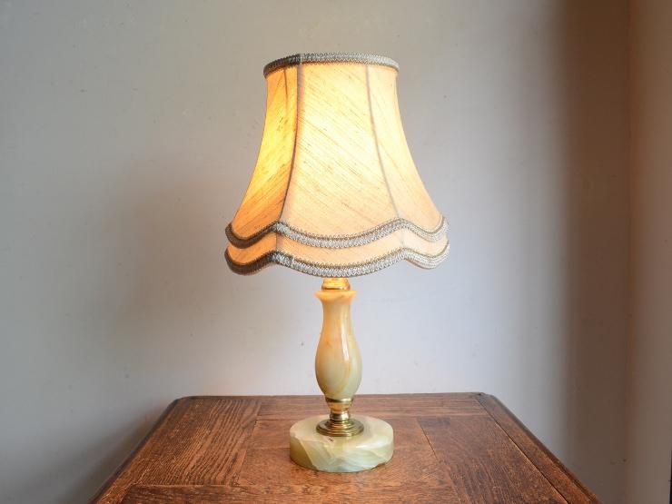 ヴィンテージ テーブルランプ　シェードランプ　照明　ライト　アンティーク ヴィンテージ シェード付き陶器 テーブルランプ (H28cm