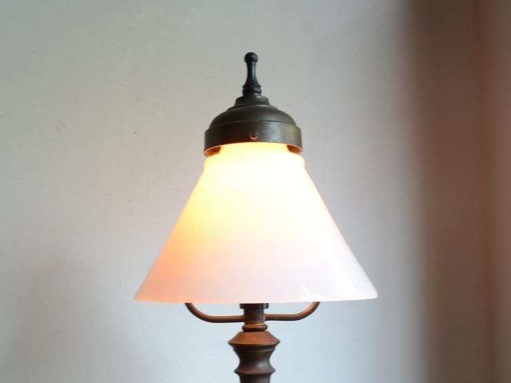 ビンテージ クリームシェード テーブルランプ ミルクガラス ヴィンテージ ミルクガラスシェード付 テーブルランプ（H35cm