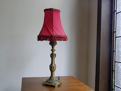 赤フリンジシェード付 真鍮テーブルランプ｜アンティーク照明・ランプ 