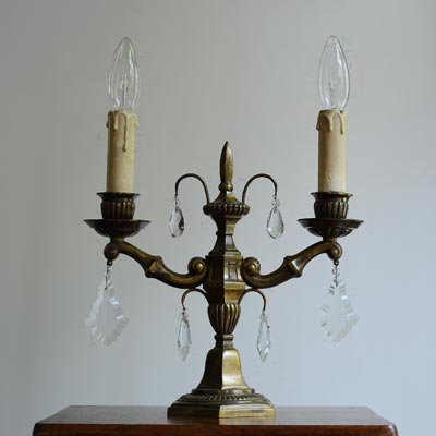 クリスタルガラス付 2灯真鍮スタンドランプ｜アンティーク照明・ランプ｜CHELSEA antique＆decoration｜チェルシー