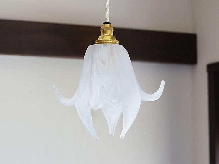 花びらモチーフガラスシェード ペンダントランプ｜アンティーク照明