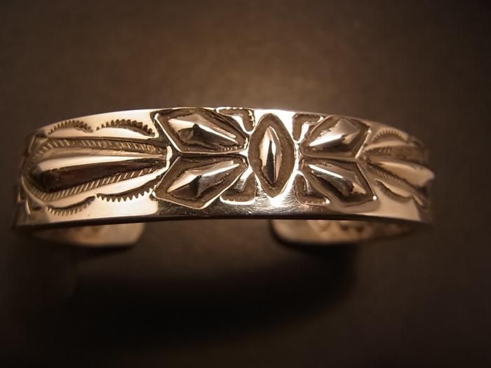 ナバホ族【Ray Adakai/レイ・アダカイ】ダブルスタンプ・ヘビーゲージ