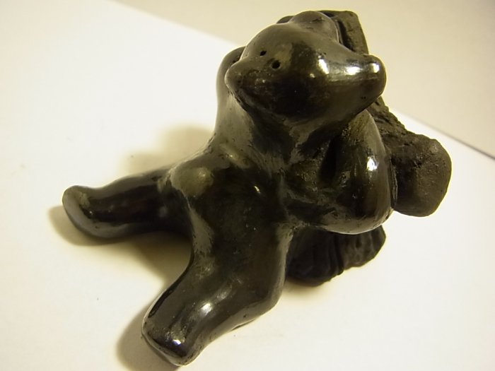 SANTA CLARA PUEBLO・サンタクララ・プエブロ族 ＜Paul&Dorothy Gutierrez＞黒色土器・POTTERY  【Bear/ベアー・くま】　17n03 - Little Cloud - リトルクラウド 渋谷区恵比寿・代官山のインディアンジュエリー専門店