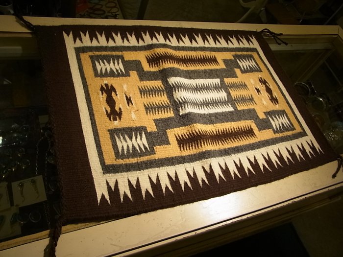 ナバホ族伝統工芸NAVAJO Rug・ナバホラグ・チェロ（羊毛の織物）【Two Grey Hills/トゥーグレイヒルズ】Stormデザイン　 18J80　 - Little Cloud - リトルクラウド 渋谷区恵比寿・代官山のインディアンジュエリー専門店