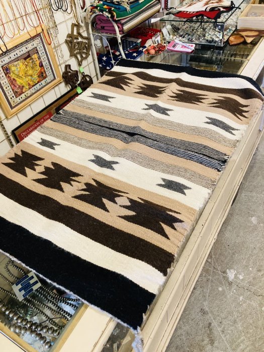 ナバホ族伝統工芸NAVAJO Rug・ナバホラグ・チェロ（羊毛の織物）【Two