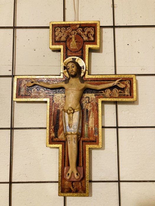 十字架キリストクロス　ネックレス　●ゴールドカラーレッド　●イタリア製