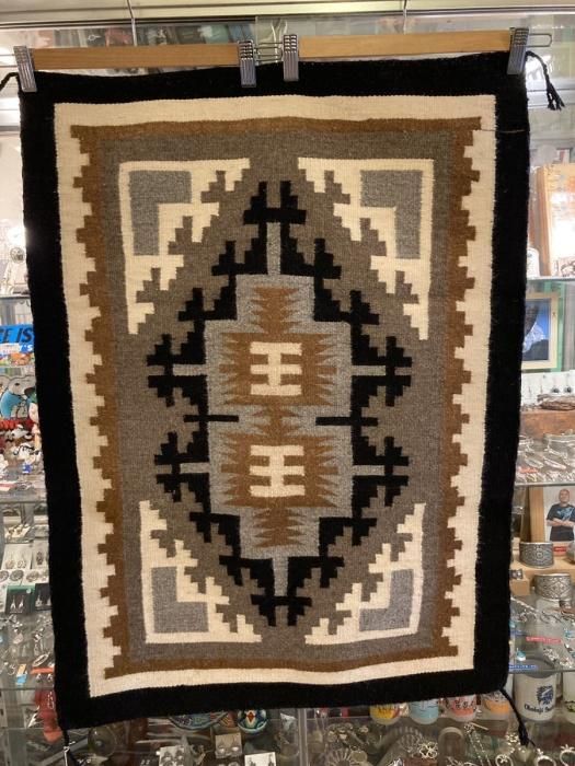 ナバホ族伝統工芸NAVAJO Rug・ナバホラグ・チェロ（羊毛の織物）【Two