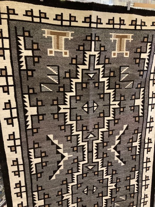 ナバホ族伝統工芸NAVAJO Rug・ナバホラグ・チェロ（羊毛の織物）【Two Grey Hills/トゥーグレイヒルズ】　特大サイズ -  Little Cloud - リトルクラウド 渋谷区恵比寿・代官山のインディアンジュエリー専門店