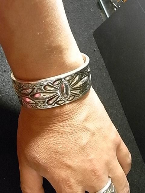 ナバホ族【Ray Adakai/レイ・アダカイ】ダブルスタンプ・ヘビー