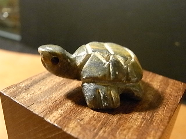 Zuni Fetishes】ズニ族ハンドメイド石彫フェティッシュ＜Turtle