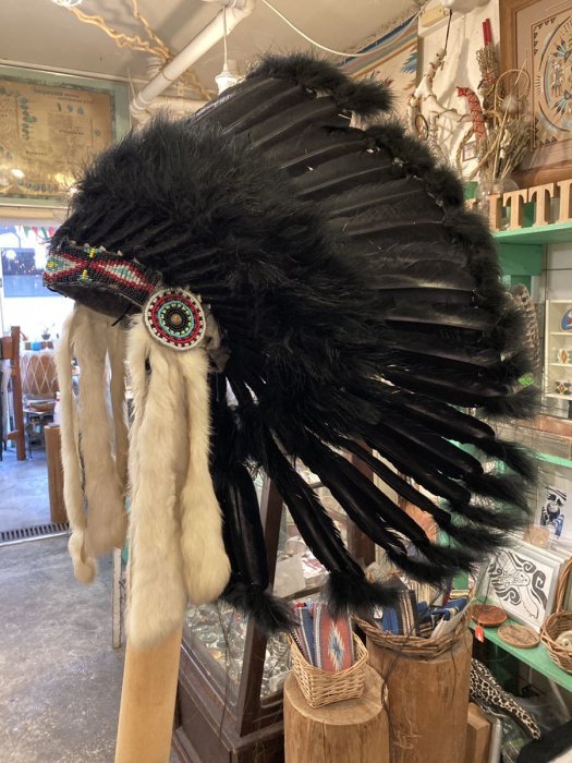 ナバホ族ウォーボンネット＜WAR BONNET＞インディアンの羽根飾り 漆黒