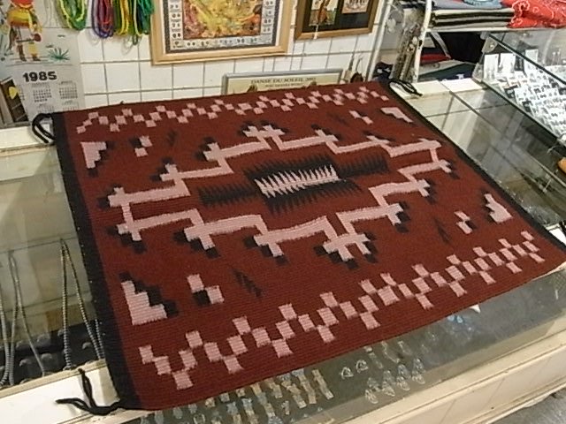 ナバホ族伝統工芸NAVAJO Rug・ナバホラグ・チェロ（羊毛の織物）【GANADO RED/ガナド・レッド】Storm/ストームデザイン　MH02  - Little Cloud - リトルクラウド 渋谷区恵比寿・代官山のインディアンジュエリー専門店