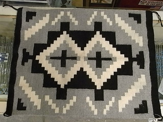 ナバホ族伝統工芸NAVAJO Rug・ナバホラグ・チェロ（羊毛の織物