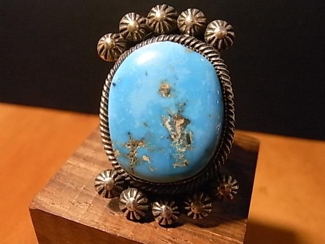 ナバホ族【Leon Martinez /レオン・マルチネス】＜Kingman Turquoise